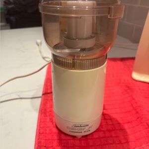 Sunbeam Chopper Plus in Cream and Tan